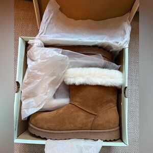 Brown Suede Boots with Fur Trim